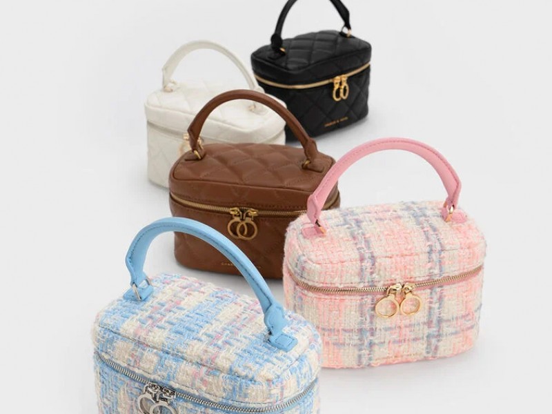 Túi xách mini hình hộp Quilted Charles & Keith